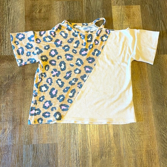 Leopard Cheetah Print Women’s Top Blouse Size Large Lightweight Short sleeves - Picture 1 of 6